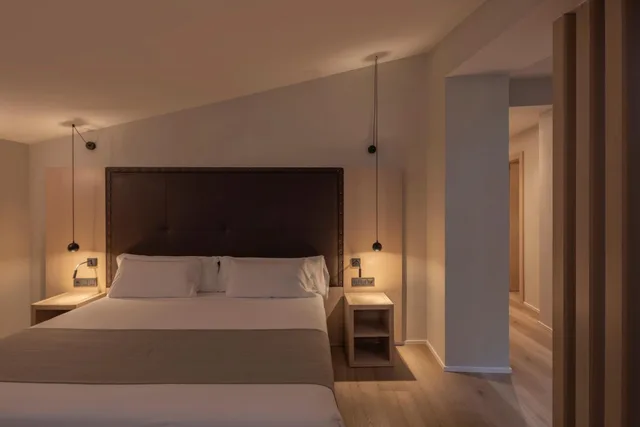 جناح بسرير كينج، Gran Hotel Barcino 2/2