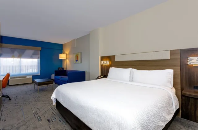 غرفة بسرير مزدوج لذوي الإعاقة، Holiday Inn Express Tampa N I-75 - University Area by IHG 2/10