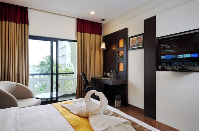 Superior, Double Bed, with View, Balcony, Annex, Astoria Hotels By Sparsa 4/5