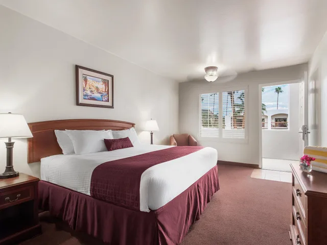 Courtyard, King Bed، Palm Mountain Resort & Spa 2/2