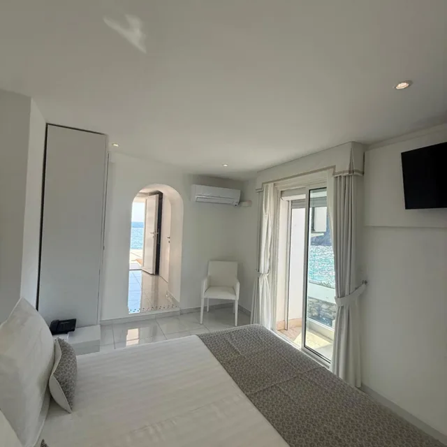 غرفة قياسية بسرير مزدوج، Hotel La Calanque 3/5