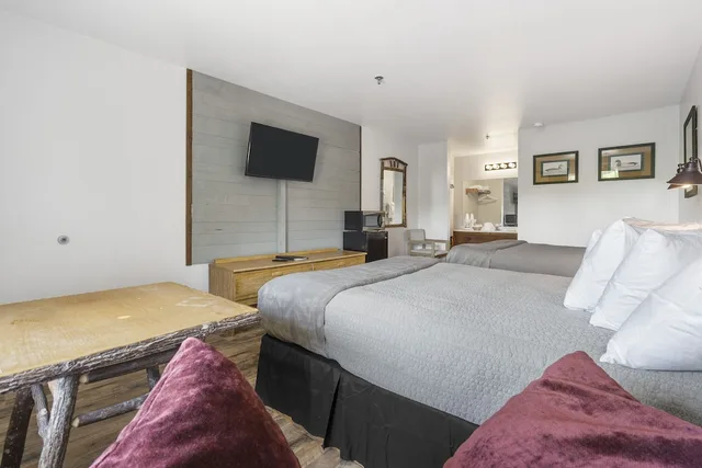 Lodge, 2 Queen Beds، White Wing Lodge 5/10