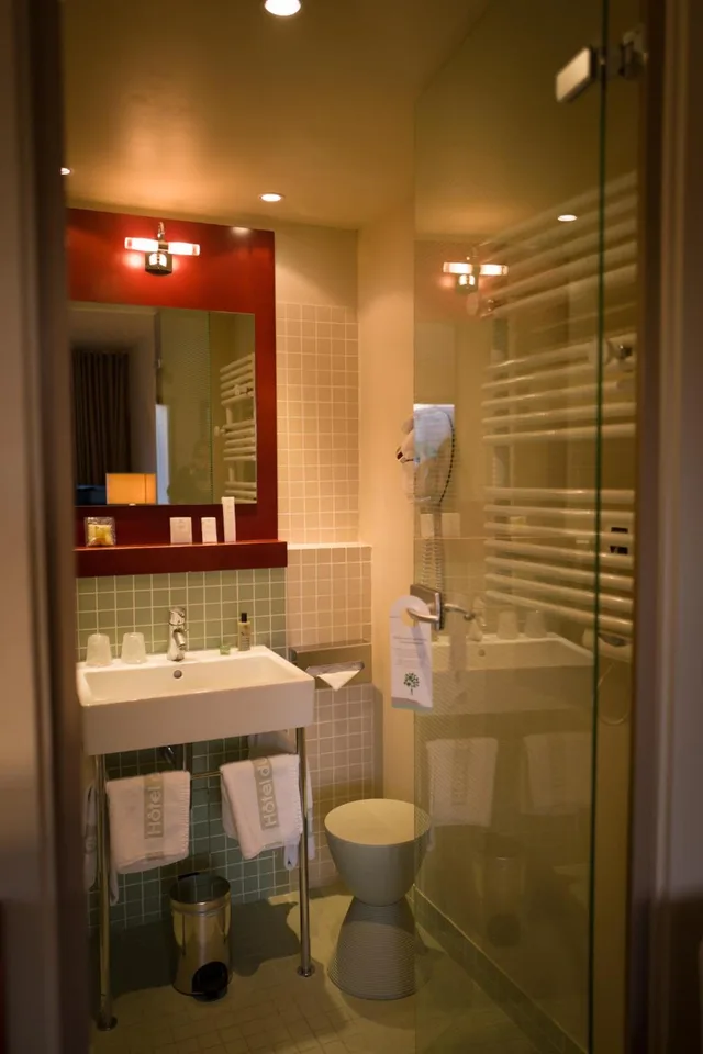 Room, Double Bed, South Side، Hotel Du Casino 3/3