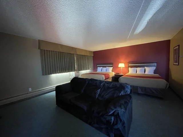 جناح بسريرين كوين، Travelodge by Wyndham Fort St John 1/4