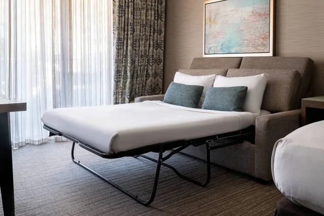 1 Bedroom, Cottage, King Bed, Bay View, Sofa، Marriott Coronado Island Resort Spa 2/6