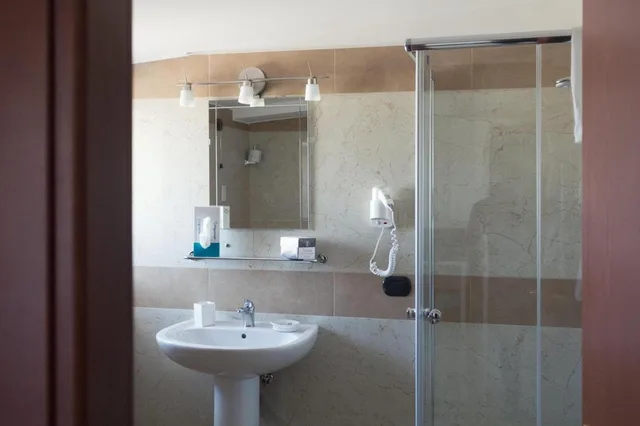 غرفة ديلوكس بسرير مزدوج أو سريرين منفصلين، Hotel Centro Congressi San Luca 3/6