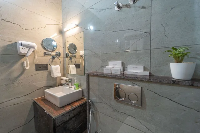 غرفة تنفيذية بسرير كينج، Clarks Inn Airport Hotel Bangalore 3/3