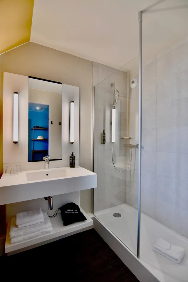 جناح بسرير كوين مع أريكة، Ibis Styles Saint Nazaire Centre Gare 8/8