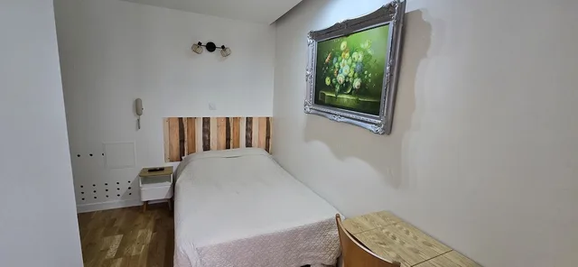 Standard, Double Bed, No Elevator, CAMELIA PRESTIGE - PLACE DE LA NATION 3/10