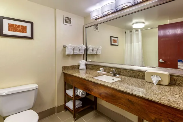 جناح لذوي الإعاقة، Comfort Suites Manassas Battlefield Park 8/9