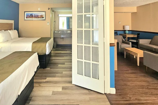 Upgrade, Suite, 2 Queen Beds، Quality Inn & Suites Conference Center 8/10