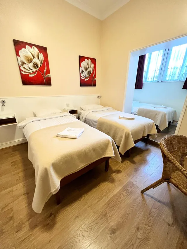 غرفة ثلاثية بحمام خاص، Melbourne House 4/10