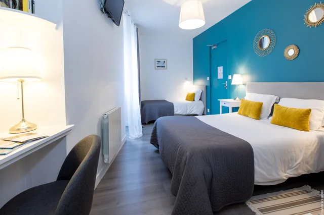 غرفة سوبيريور ثلاثية بسرير كوين وسرير فردي، Hôtel Saint-Michel 4/6