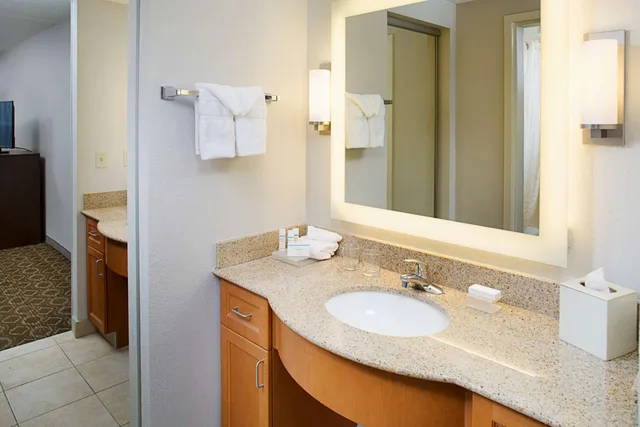 جناح بسرير كينج بغرفة نوم واحدة مع أريكة، Homewood Suites by Hilton Cleveland Solon 4/7