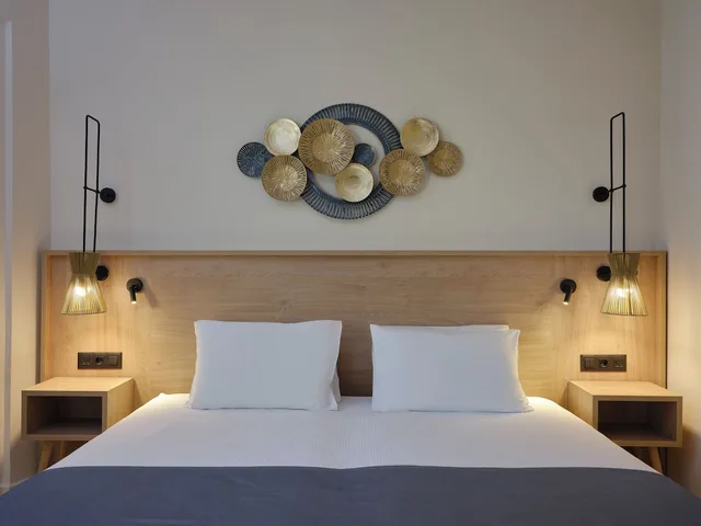 Swim Up, Family Suite, Open Plan, King Bed, Inland View, Sofa، Atlantica Ocean Beach Resort 1/1