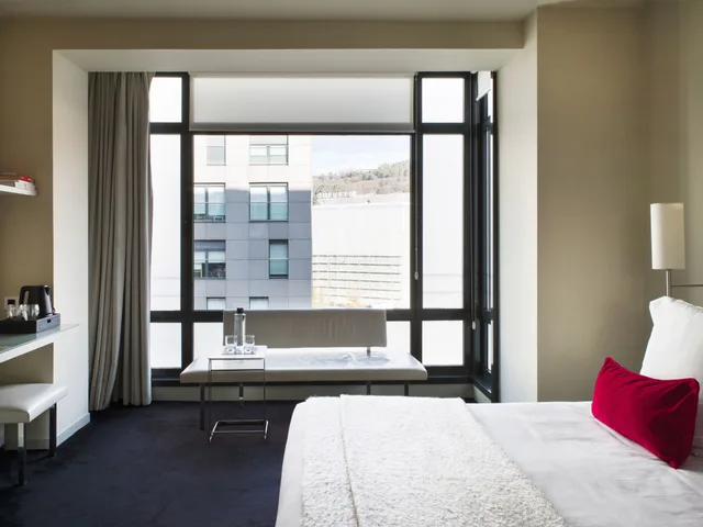 Premium, King Bed, Guggenheim View، Miro Hotel 6/7