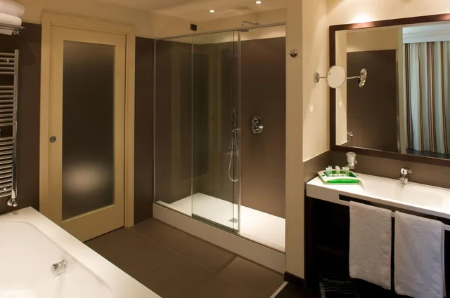 جناح جونيور، Grand Hotel Mattei 5/6