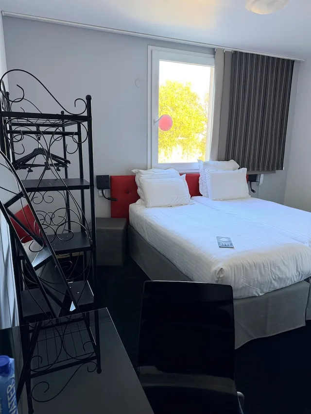 غرفة سوبيريور بسريرين منفصلين، KYRIAD FREJUS CENTRE - SAINT RAPHAEL 3/8