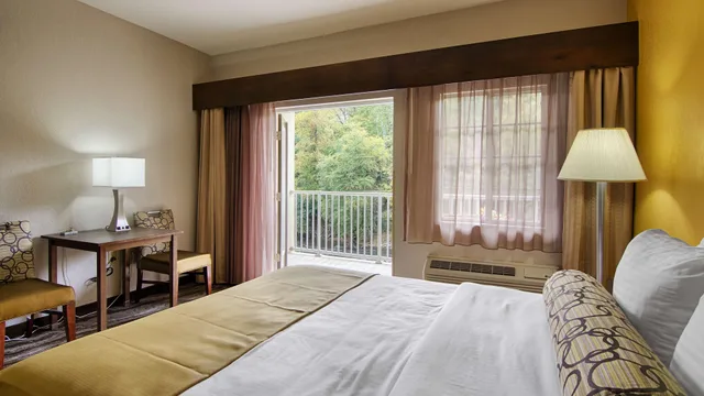 Suite, 2 Queen Beds, Best Western Plus River Escape Inn & Suites 7/10