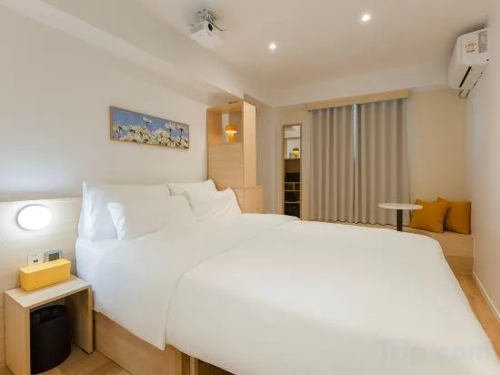 Namsan, Deluxe, Double Bed, with View, No Elevator, High Floor، Myeongdong Guesthouse Como 1/1