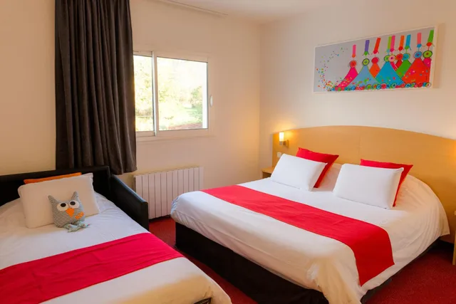 غرفة بريستيج ثلاثية، Hotel Kyriad Quimper Pont L Abbe 2/10