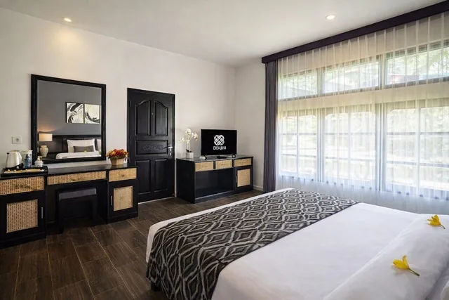 Superior, Queen Bed, Pool View, Casa Wina Kuta 3/5
