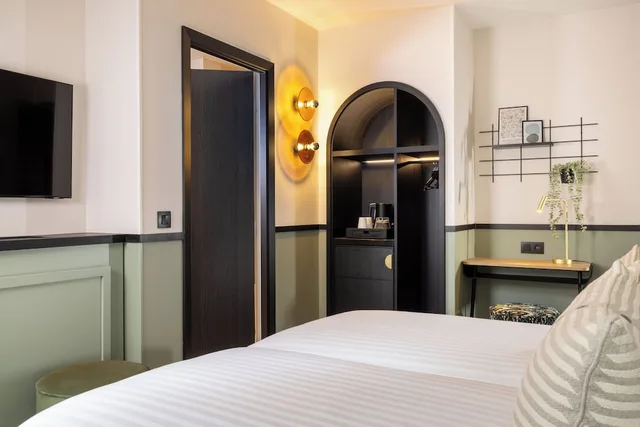 غرفة بسريرين منفصلين وسرير كوين، Hotel Grand Coeur Latin 6/8