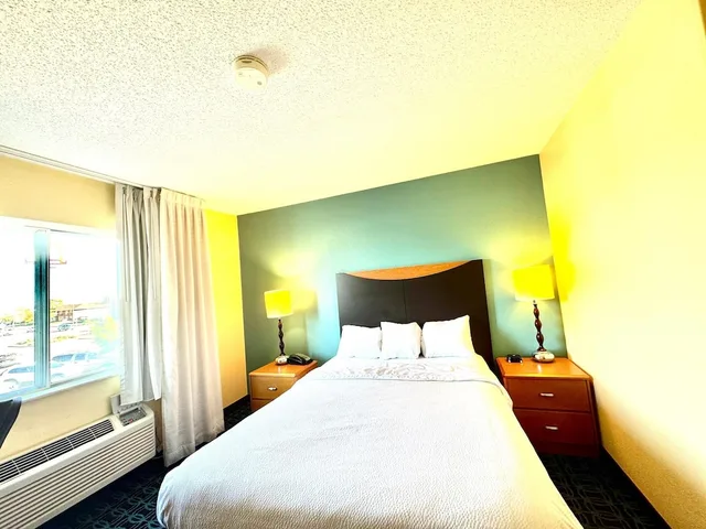 غرفة قياسية بسرير كينج، Country Inn & Suites by Radisson, Bismarck-Mandan 1/10