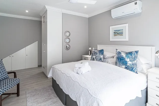غرفة سوبيريور بسريرين منفصلين بإطلالة على الجبل، Whale Coast Ocean Villa 1/5
