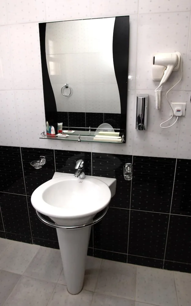1 Bedroom, Apartment, King Bed, Rest Night Serviced Apartments - AL Nafal 7/8