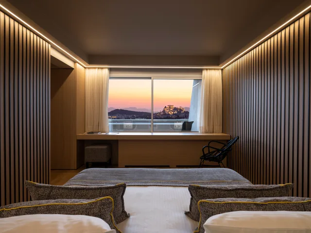Divine, Suite، Divani Caravel Hotel 2/4