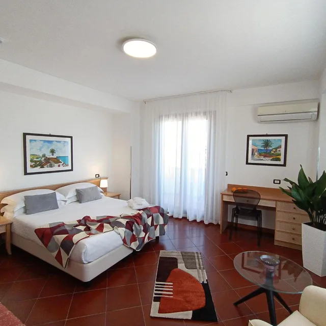 جناح جونيور بشرفة، Best Western Hotel Martello 1/2