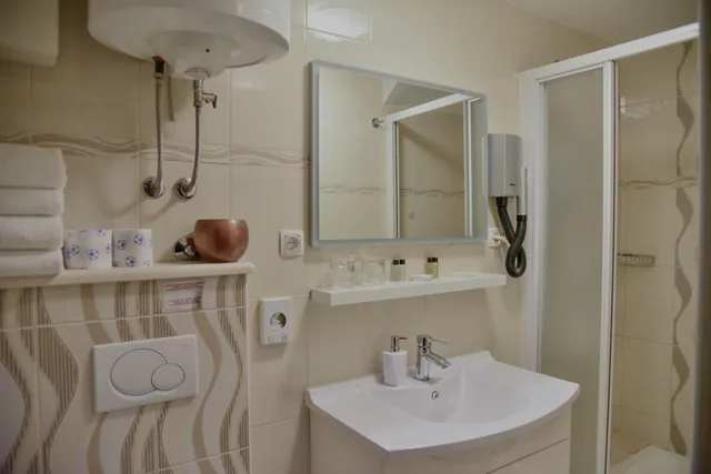غرفة قياسية بسرير مزدوج في الملحق، Kastel 1700 Boutique Hotel 9/10