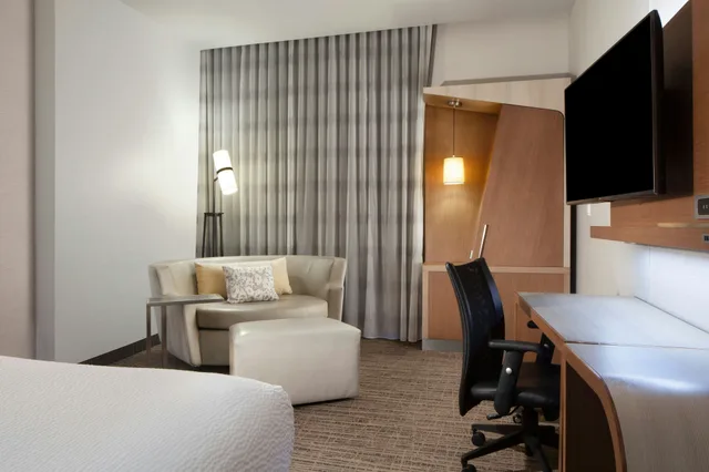 غرفة، Hotel Courtyard By Marriott el Paso Downtown Convention Center 4/8