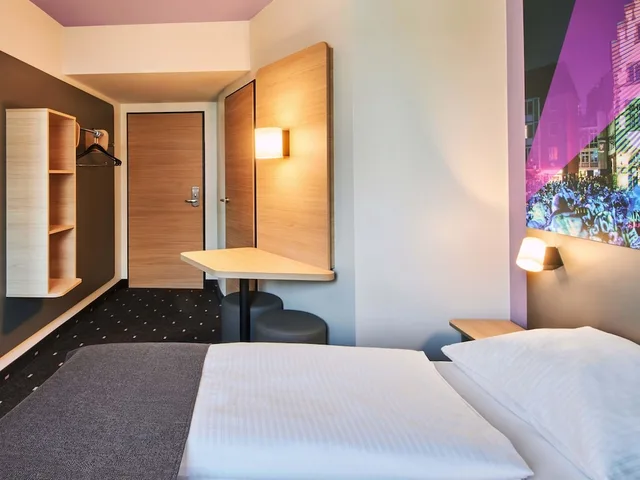 غرفة بسرير كوين، B&B Hotel Frankfurt Niederrad 7/10