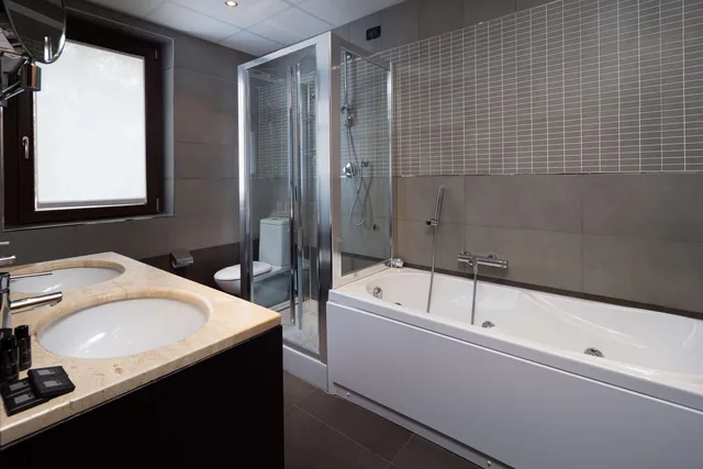 Junior Suite, King Bed, Sofa, Best Western Gorizia Palace Hotel 3/3