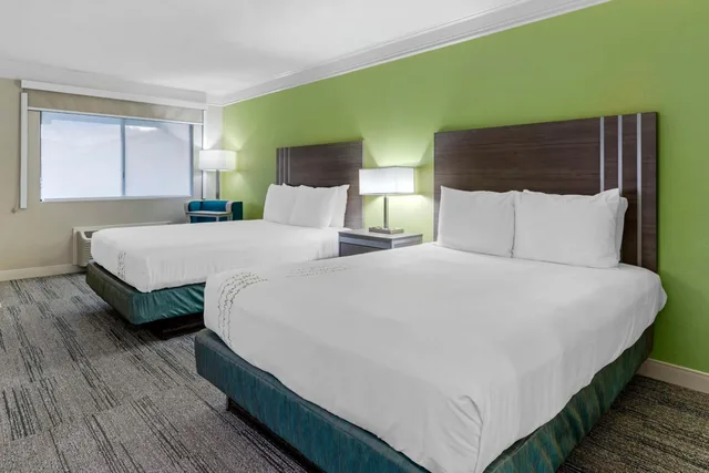 غرفة بسريرين كوين بحوض استحمام لذوي الإعاقة، Best Western Cordelia Inn 3/3