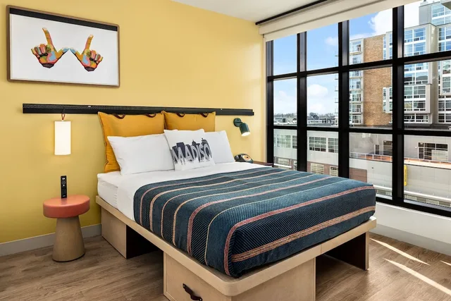 Room, 2 Queen Beds, Moxy Madison Downtown 2/7