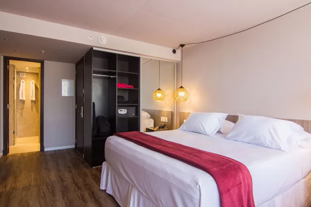 غرفة كلاسيكية رباعية بإطلالة على المدينة، Ciudadano Suites 1/4