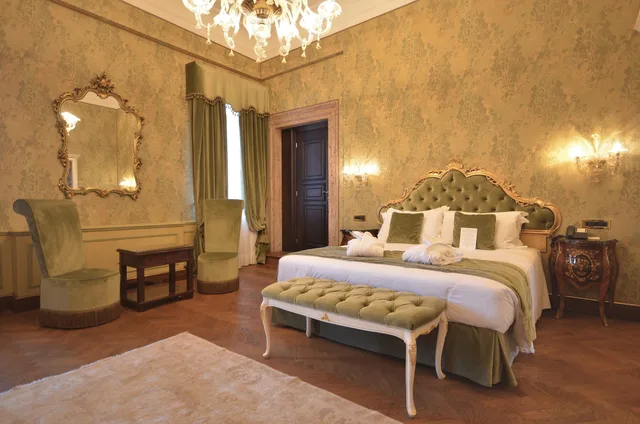 جناح جونيور بسرير كوين، Nani Mocenigo Palace 2/5
