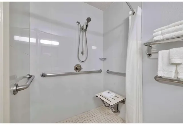 غرفة بسرير كوين لذوي الإعاقة، Studio6 Dallas, TX - North - Richardson 8/8