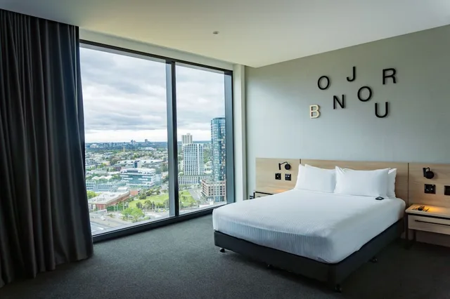 غرفة قياسية بسرير كوين لذوي الإعاقة، Novotel Melbourne South Wharf 2/8