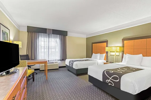 Room, 2 Double Beds, Accessible, La Quinta Inn & Suites by Wyndham Birmingham Homewood 2/5