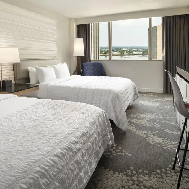 غرفة بسريرين مزدوجين بإطلالة على المدينة، Le Meridien New Orleans 1/9