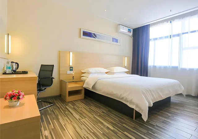 Business, King Bed, Queen Bed, City Comfort Inn( Guangzhou Zengcheng Wanda Plaza Metro Station) 2/2