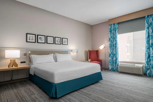 غرفة بريميوم بسرير كينج، Hilton Garden Inn Great Falls 1/5