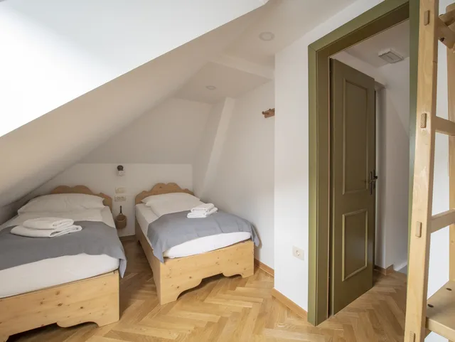 2 Bedrooms, Apartment, 2 Queen Beds, Apartment House Berghi Ii 4/10