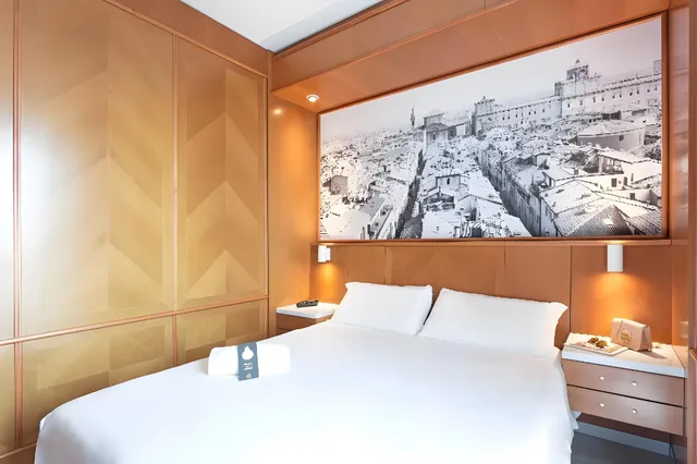 Standard, 2 Double Beds, B&B Hotel Modena 1/2