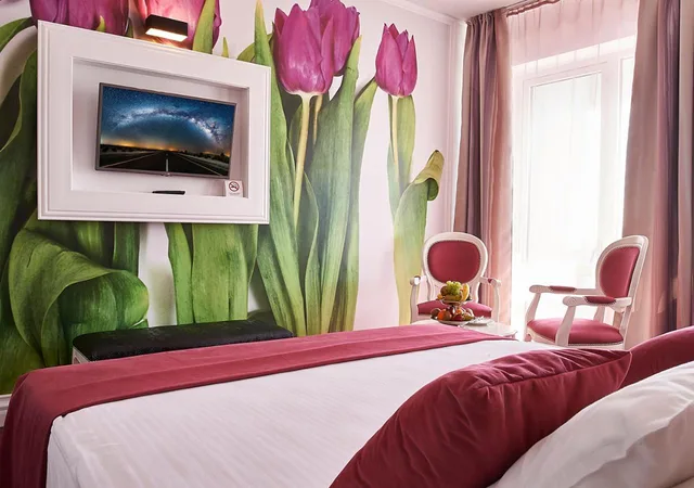 Deluxe, King Bed, River View, Continental Forum Oradea 6/10