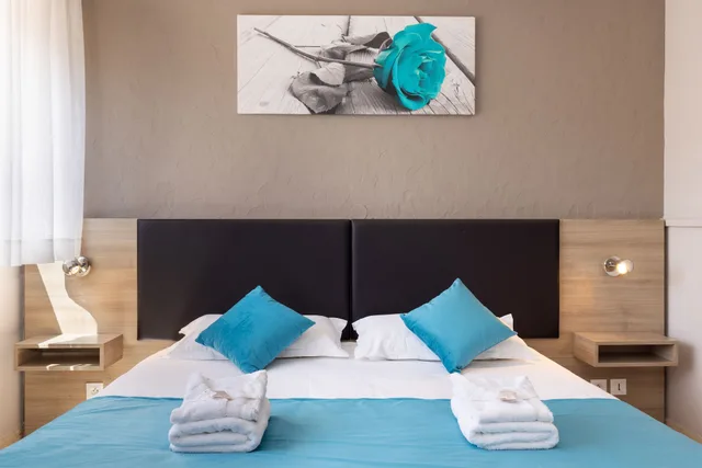 Room, Twin Beds, San Balcony، Hotel Club Le Capet 3/9